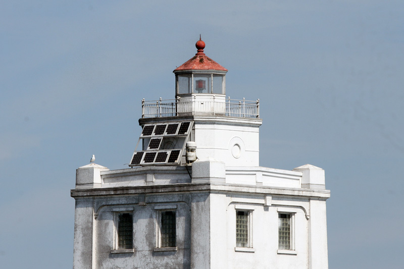 Martin Reef Lighthouse by Terry Pepper