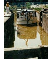 A boat enters the lock at Grand Rapids, Ohio